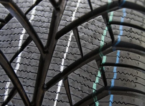 operateur-de-fabrication-caoutchouc-3